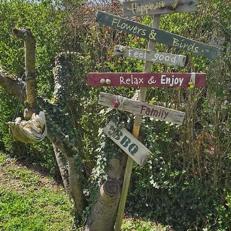 Roos アパートホテル