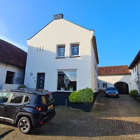 Roos شقة فندقية 3*